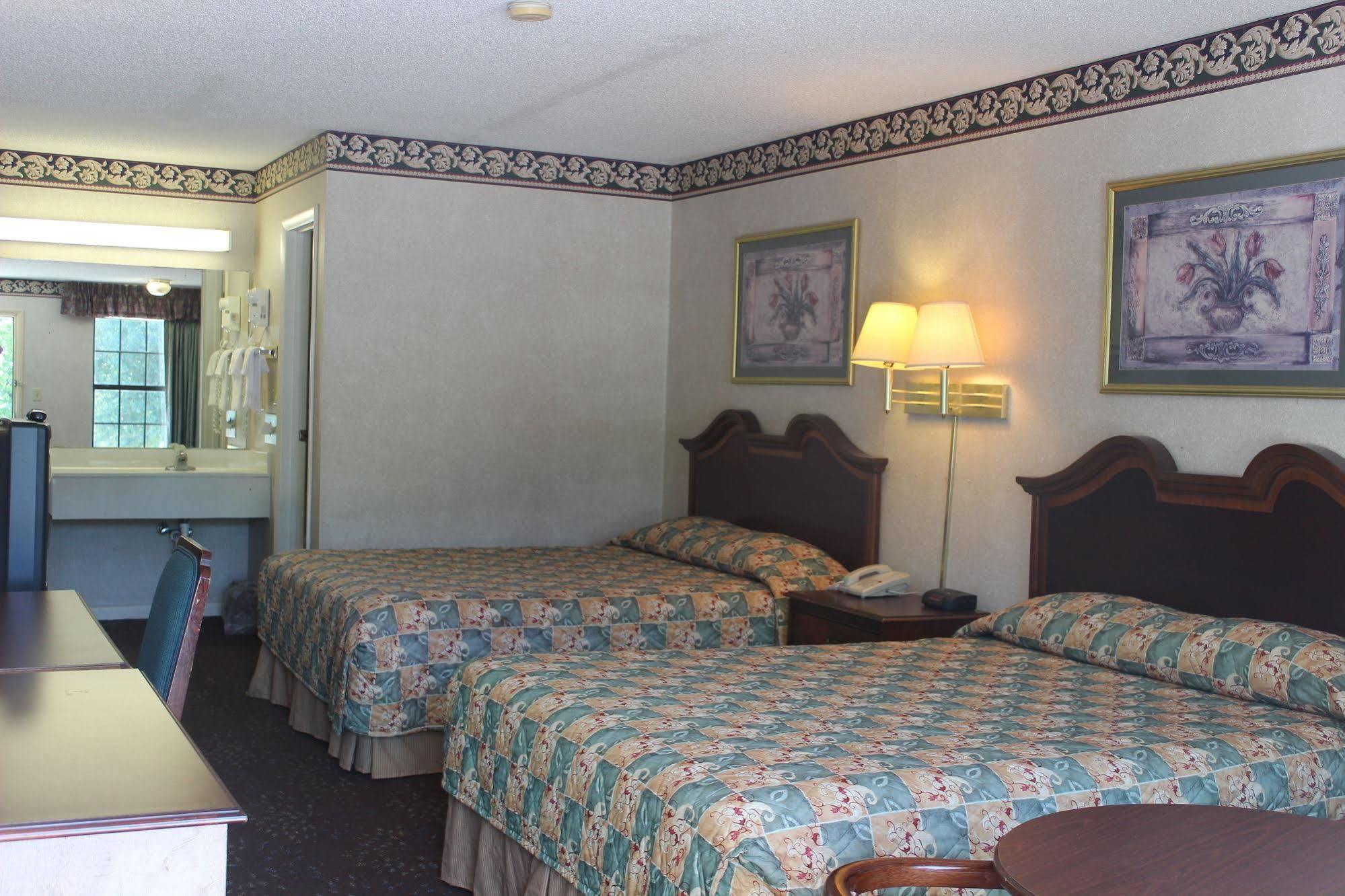 Deer Acres Inn Monroe Exterior photo
